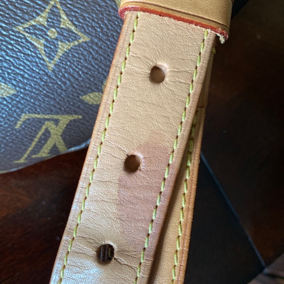 Louis Vuitton Bumbag - Picture 13 of 14